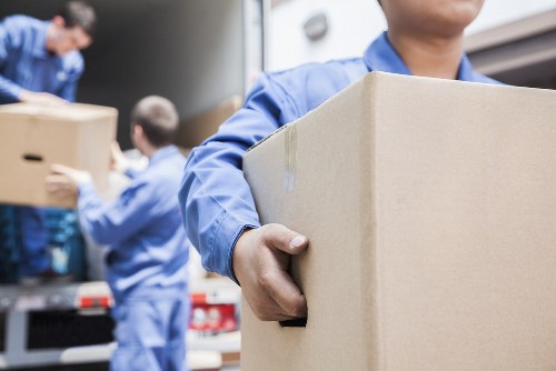 Unpacking assistance in Newsouthgate for a smooth home relocation