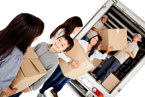 Reliable local transport and moving support in Newsouthgate