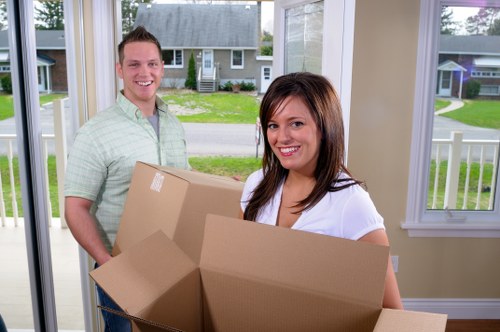 Removal truck hire in Newsouthgate for residential moving