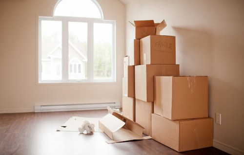 Variety of strong packing boxes for home and office use