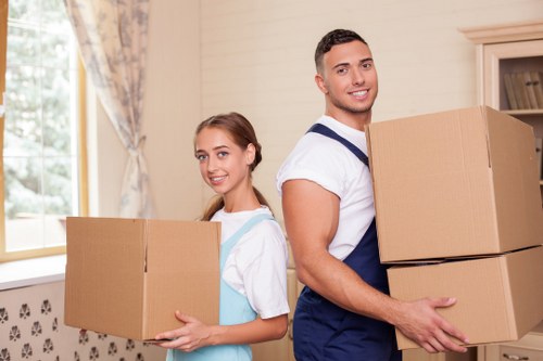 Newsouthgate removal truck hire for safe and organised relocation