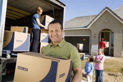 Packing and labeling for a commercial move in Newsouthgate